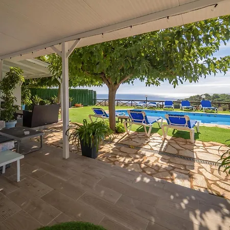 Holiday home Lovely In With Swimming Pool