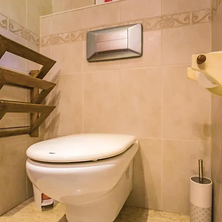 Lovely In With Swimming Pool Holiday home *