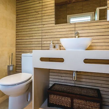 Lovely In With Swimming Pool *