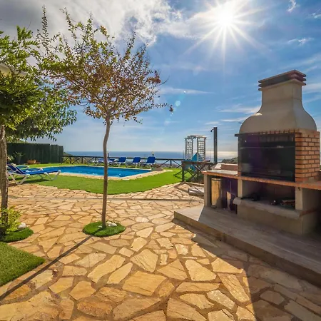 Lovely In With Swimming Pool Holiday home *