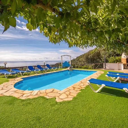 Lovely In With Swimming Pool Holiday home *