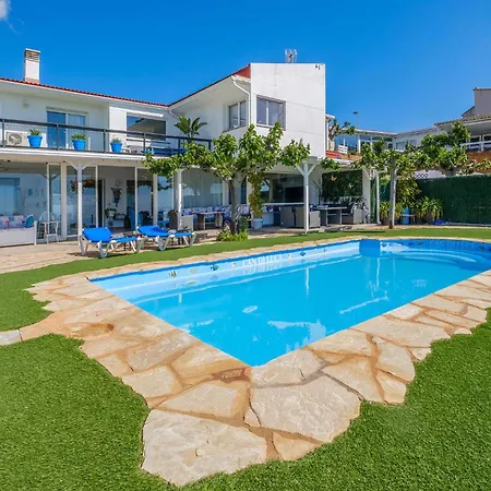 Lovely In With Swimming Pool *