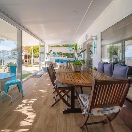 In With 4 Bedrooms, Wifi&outdoor Swimming Pool Vakantiehuis Malgrat de Mar